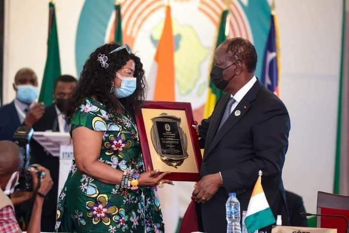 Cinéma et arts dramatiques / Akissi Delta et Werewere Liking prix d'excellence de la CEDEAO