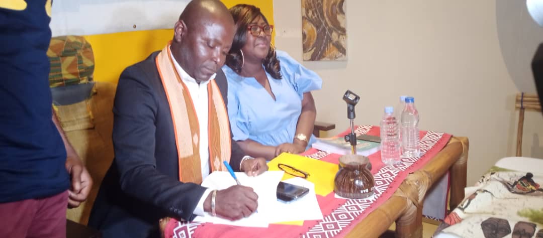 ‘’Dictionnaire Ivoirien Illustré’’ / Usher Aliman rend la Côte d’Ivoire aux ivoiriens