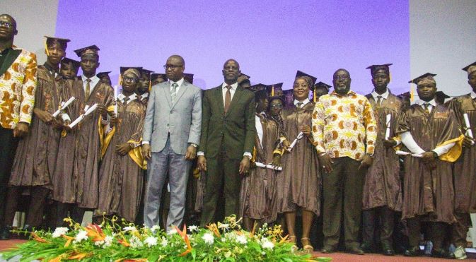 Université de Man / La première promotion offre 57 Masters et 34 ingénieurs
